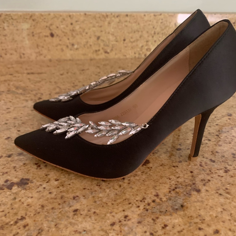 Elegant Black Heels with Silver Embellishments